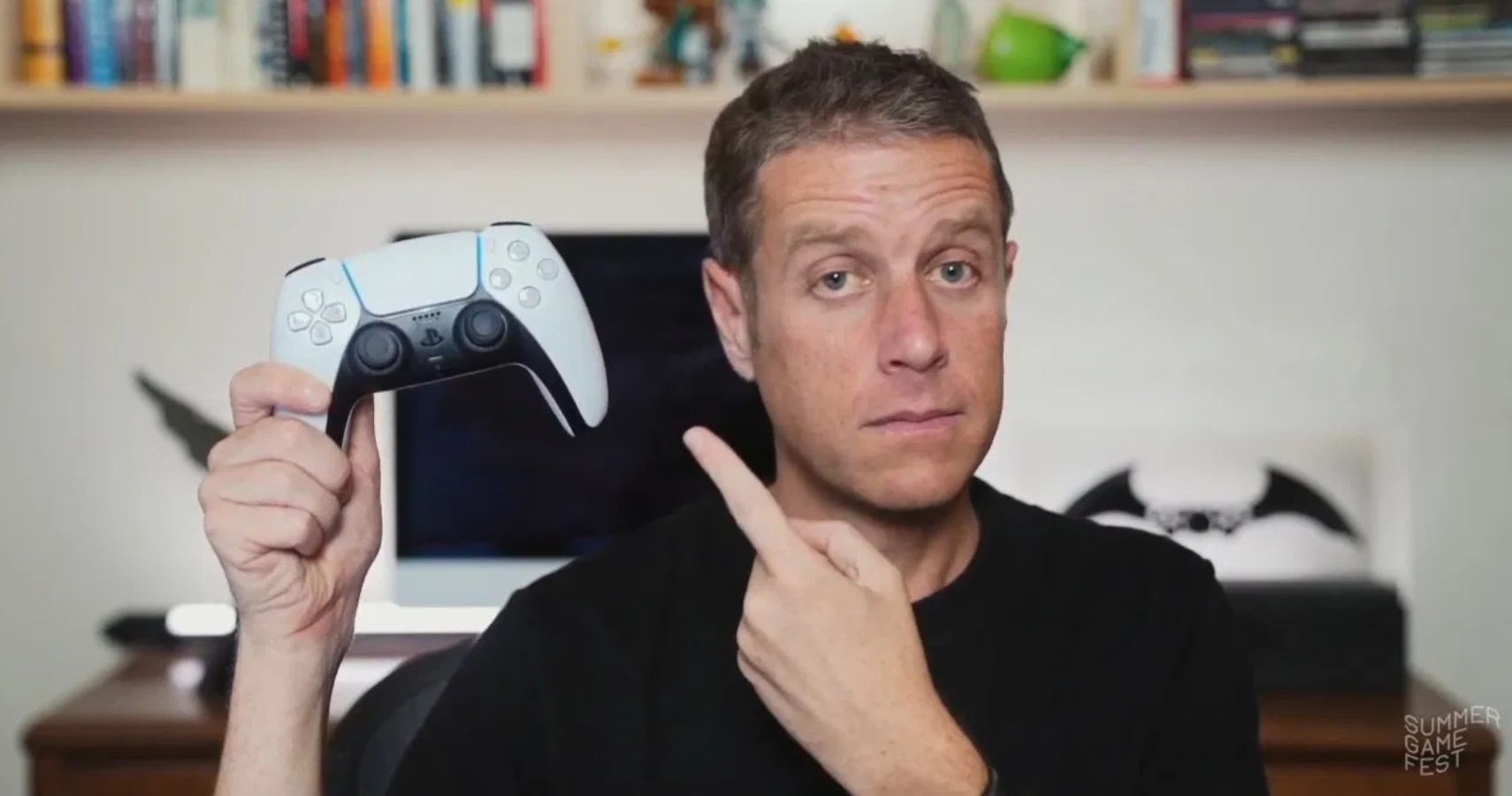 Geoff Keighley Tests The Dualsense Ps5 Controller At The Summer Game Fest